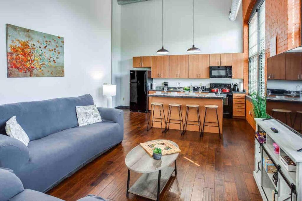 Ny Style Centric Loft With King Bed By Park Av. Apartment Rochester Exterior photo