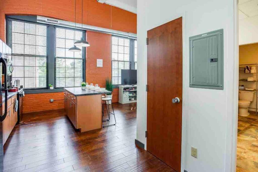 Ny Style Centric Loft With King Bed By Park Av. Apartment Rochester Exterior photo
